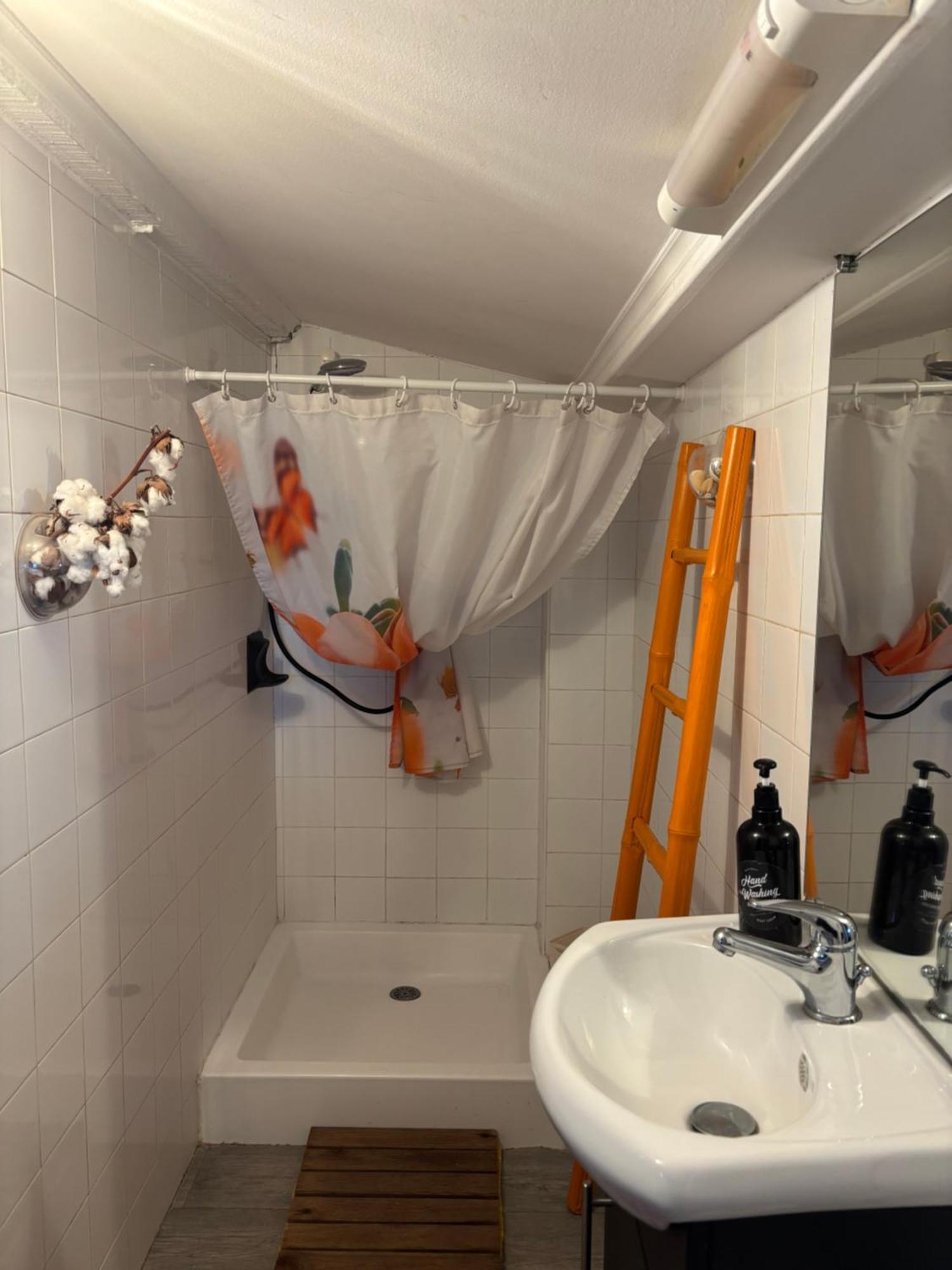Studio Havre De Paix Au Pont Du Gard Piscine Et Jacuzzi Chez Valerie Payre แวร์ ปองต์ ดู การ์ ภายนอก รูปภาพ